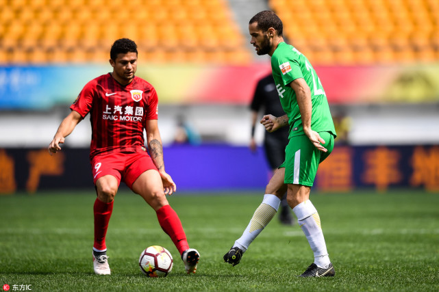 而在另一边 而在另一边