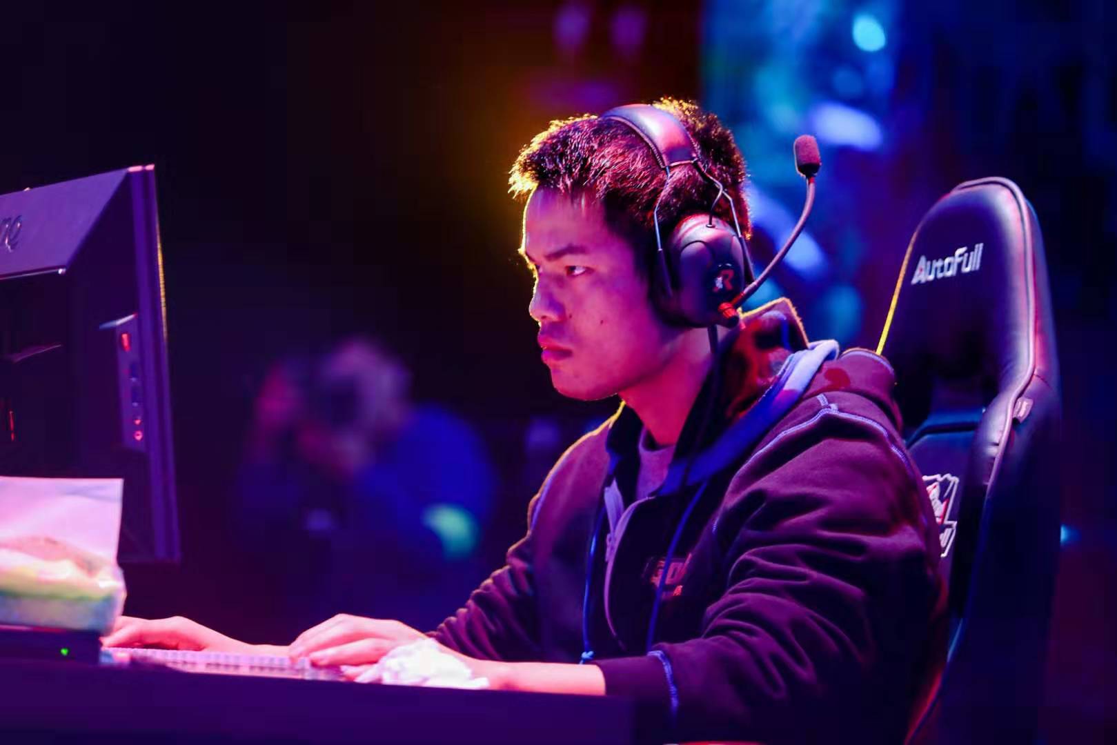 队智慧和努 队智慧和努