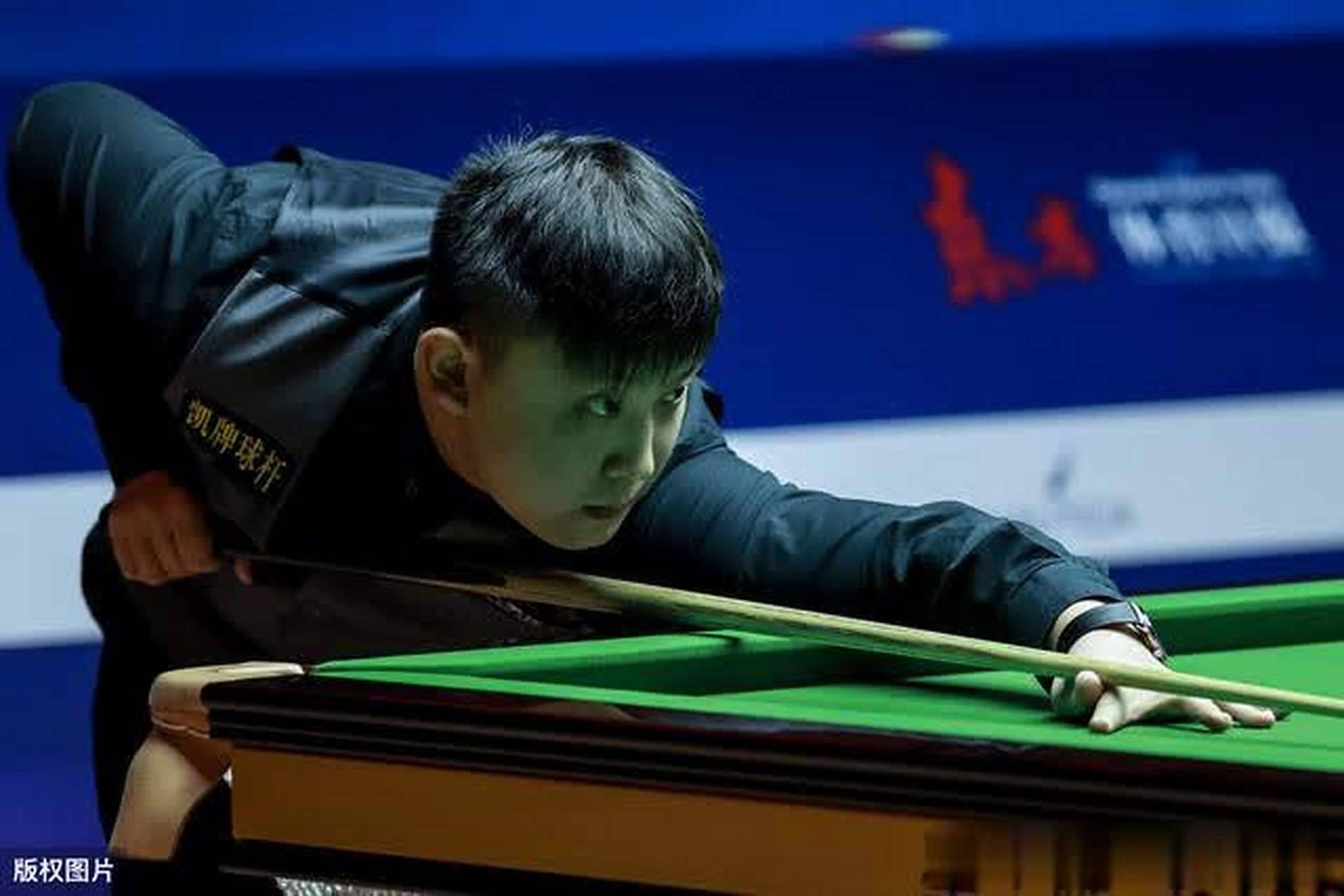 他们不仅看 他们不仅看