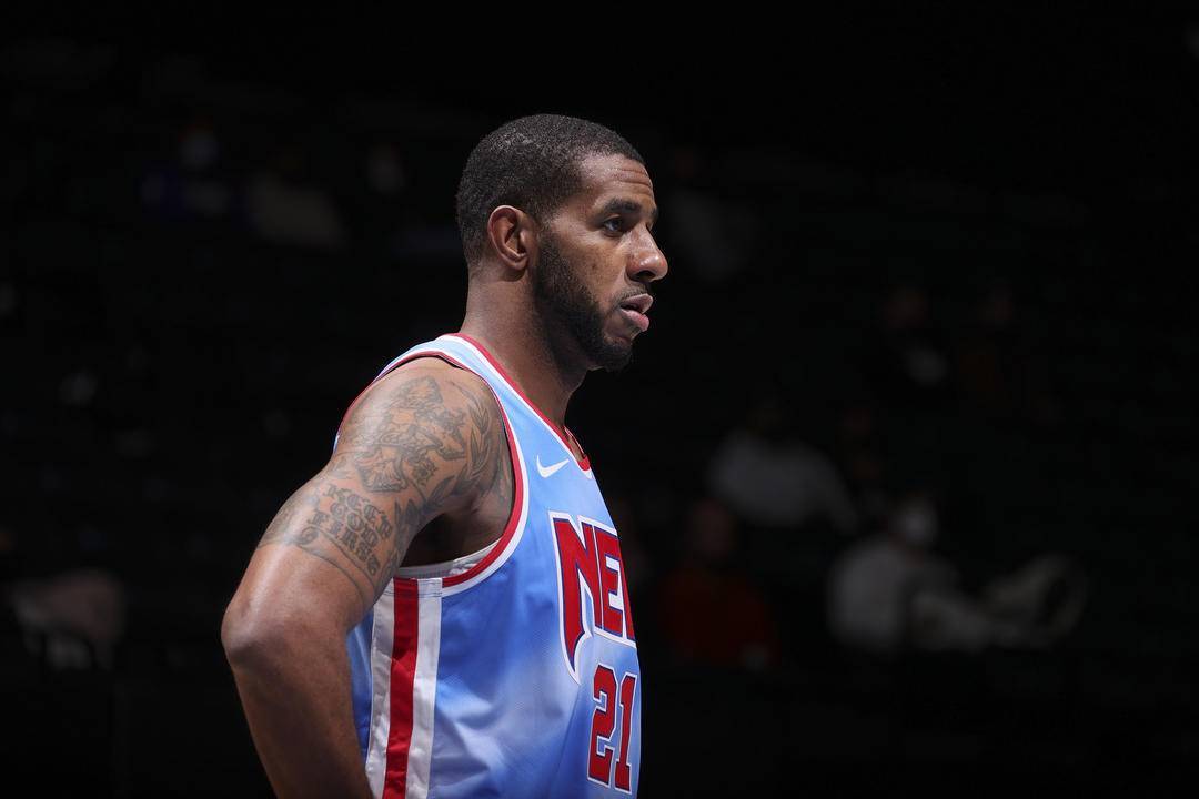 凭借其深厚 凭借其深厚