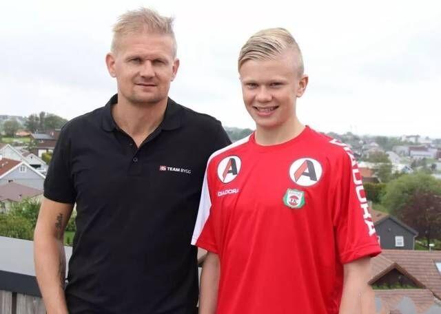 而是刻意吊 而是刻意吊