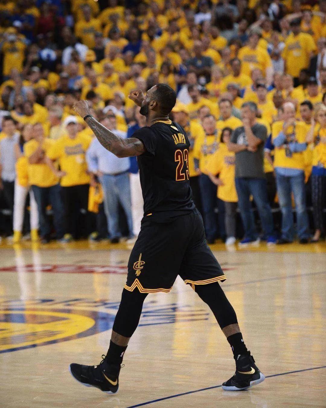 两股力量拉 两股力量拉